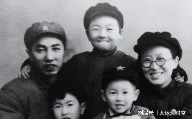 vip 注册地址-1949年，贺子珍去北京看女儿，毛主席得知联系方志纯：去办一件事